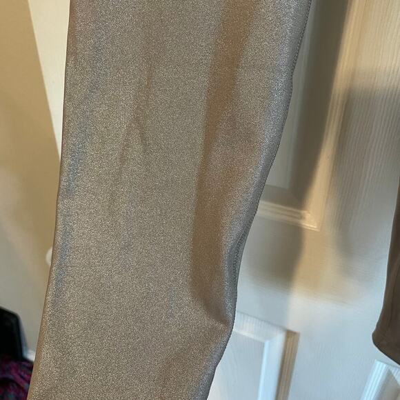 NWT NANETTE NANETTE LEPORE Metallic Yoga Leggings size Large 7/8 compression - Picture 8 of 13